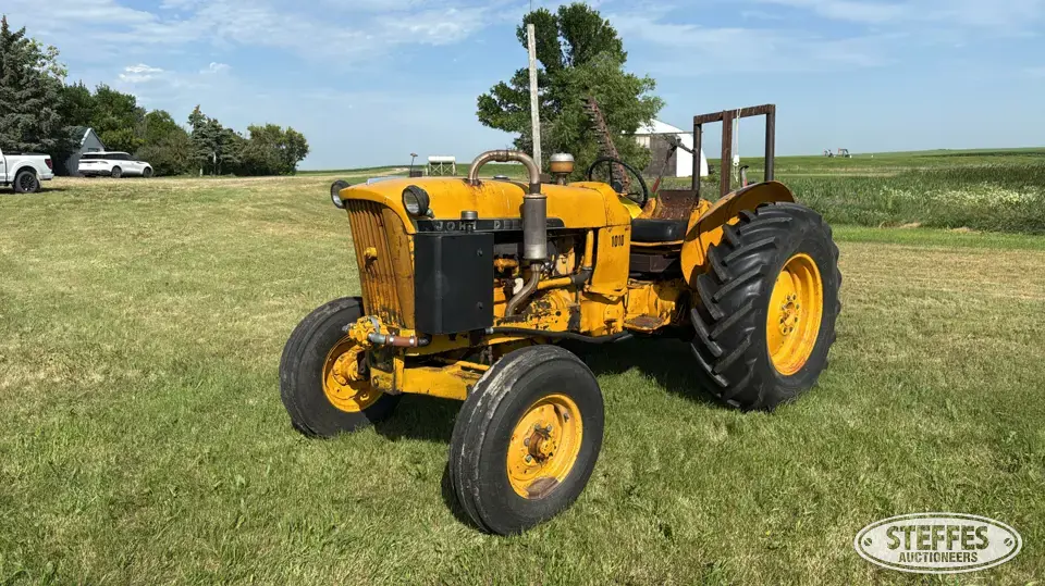 1961 John Deere 1010 2WD Tractor