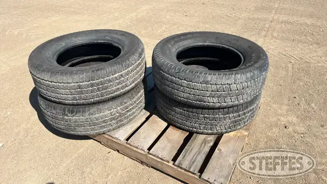 (4) Goodyear Wrangler P275/65R18 tires
