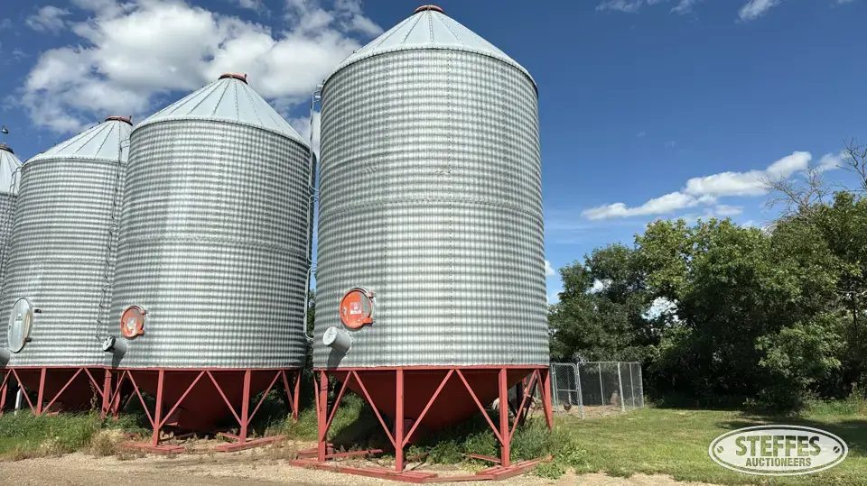 Behlen hopper bin