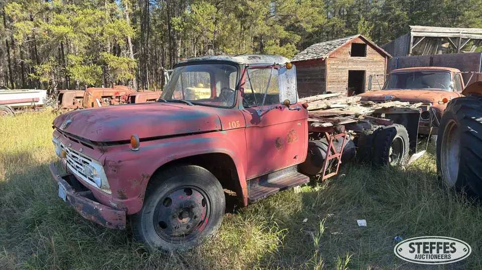 Ford F600 Flatbed Truck