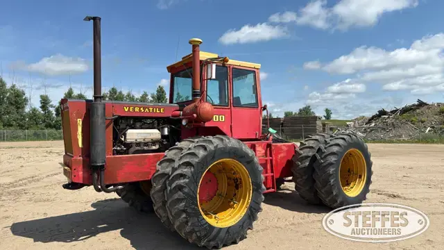 1975 Versatile 700
