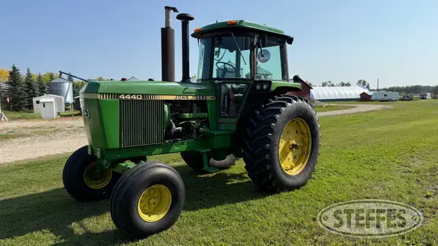 1982 John Deere 4440