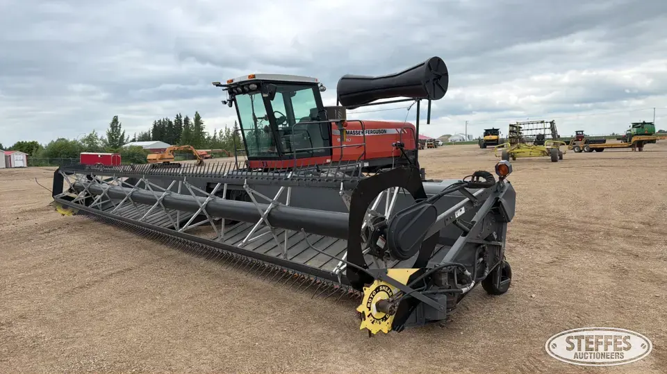 2007 Massey Ferguson 9430 Self-Propelled Swather