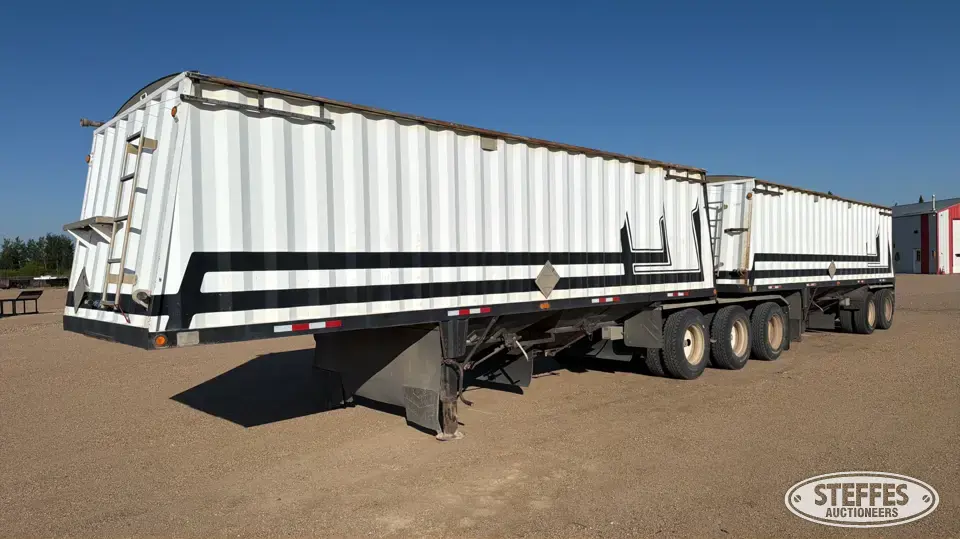 2000 Doepker Super B Hopper Bottom Trailer