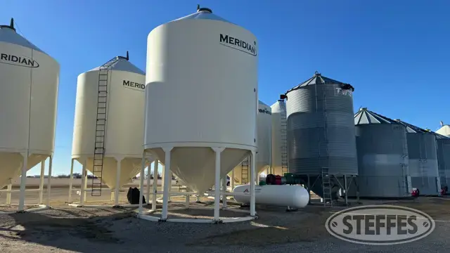 2012 Meridian M1615