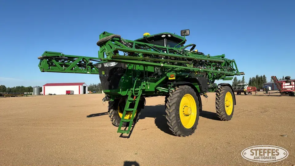 2014 John Deere R4038 Self-Propelled Sprayer