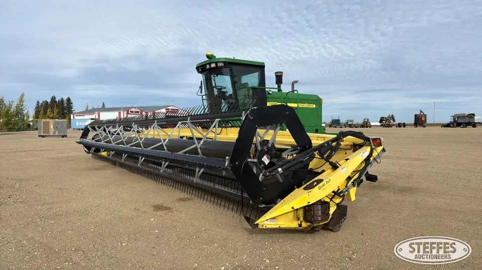 2005 John Deere 4895 Self-Propelled Swather