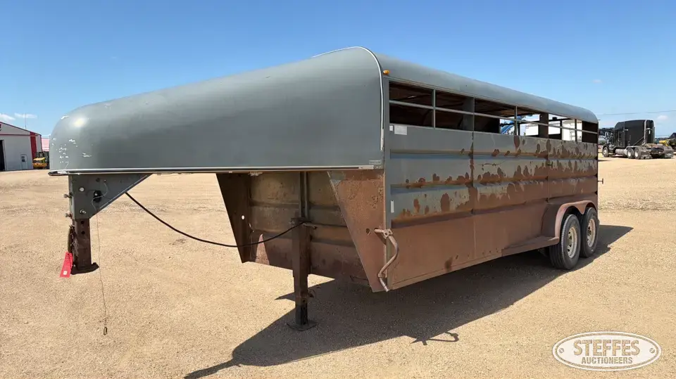 1992 Goertzen Gooseneck Livestock Trailer