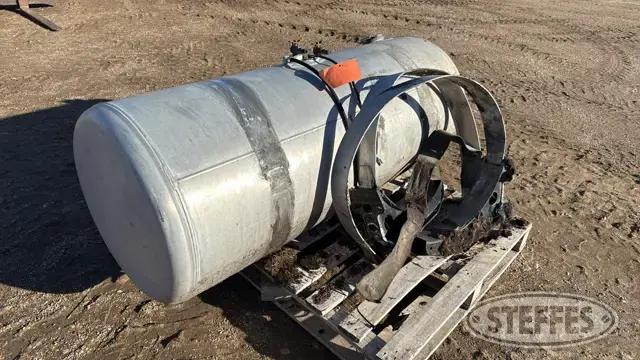 Peterbilt fuel tank