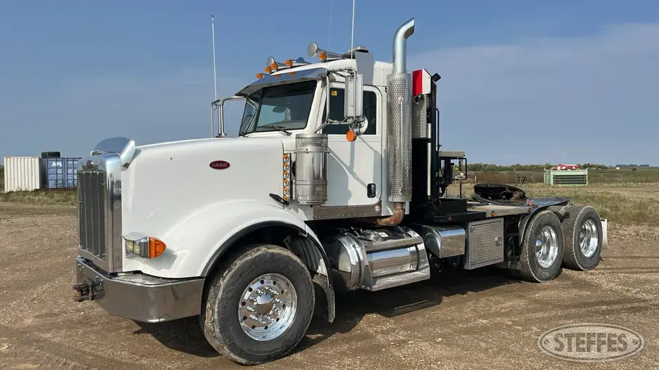2012 Peterbilt 367 Winch Truck