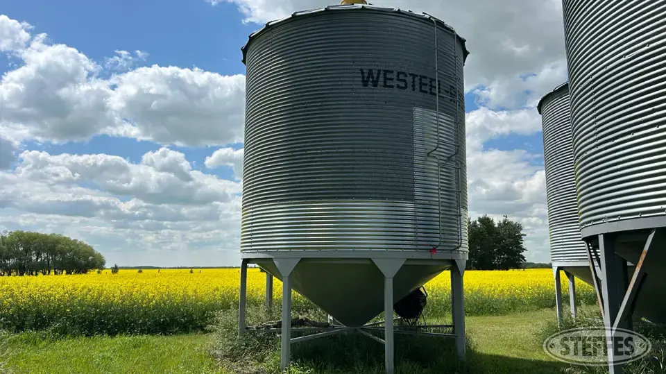 Westeel-Rosco 2200 Hopper Bin