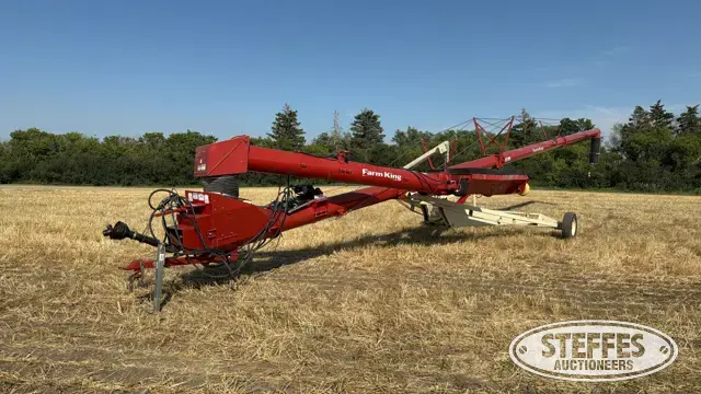 Buhler Farm King 1370