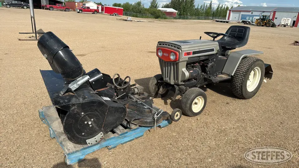 MTD 16 Lawn Tractor