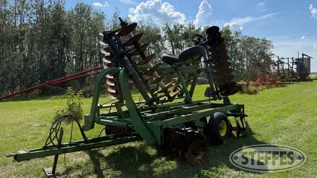 1986 John Deere 235