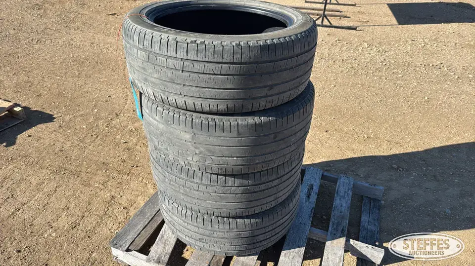 (4) Pirelli 245/50R20 tires Passenger-Light Truck Tire