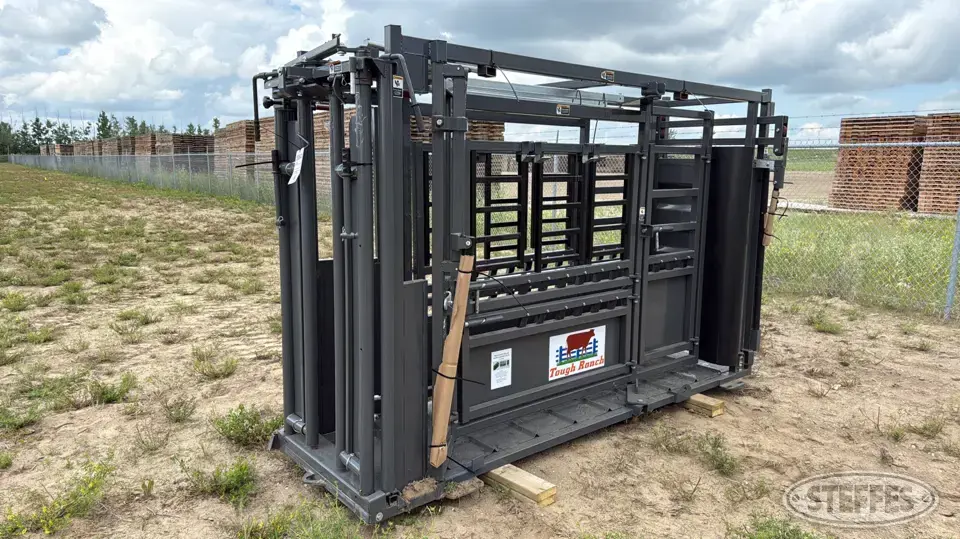 Tough Ranch CC003 Squeeze Chute