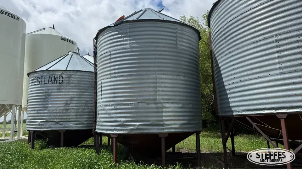 Chief hopper bin