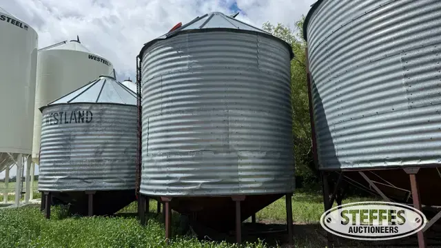 Chief hopper bin