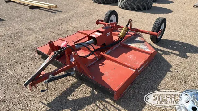 Buhler Farm King 720