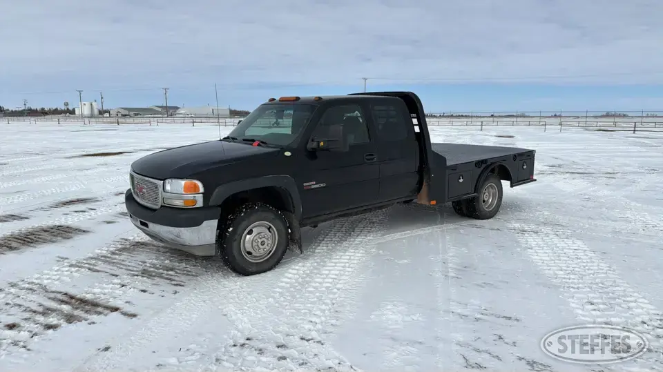 2002 GMC Sierra 3500 Flatbed Truck