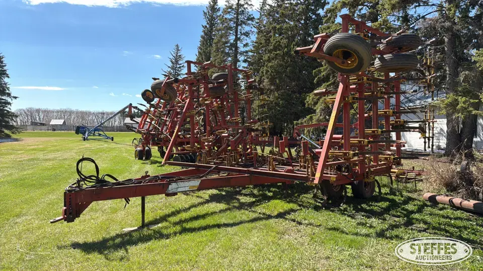 Bourgault 534-42 Field Cultivator