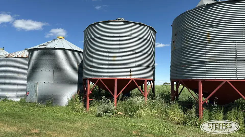 Westeel-Rosco hopper bin