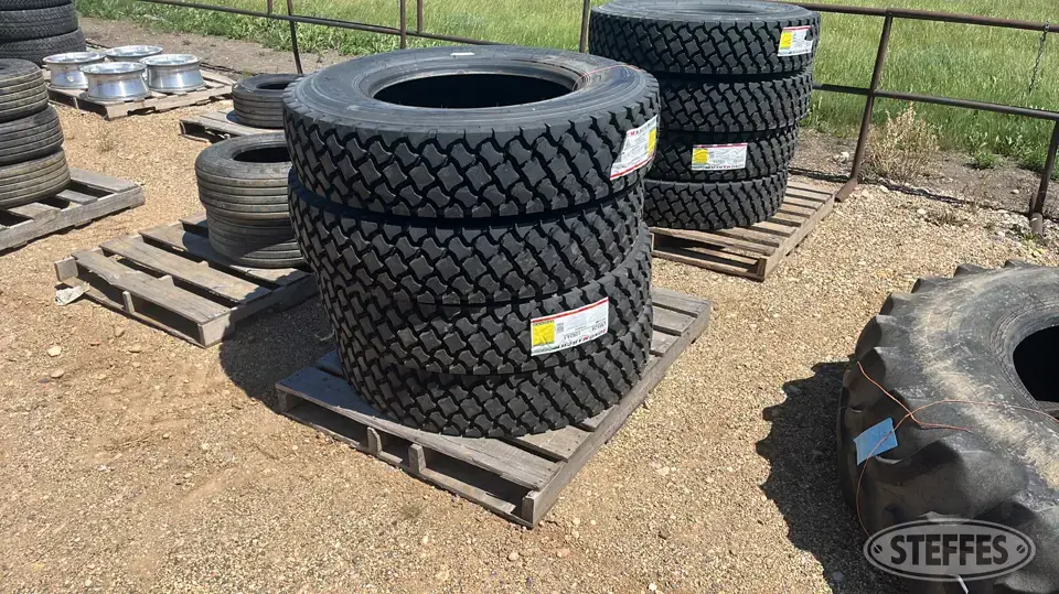 (8) Longmarch 11R24.5 tires Truck Tire