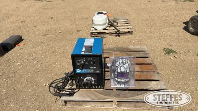 Welder, welding helmet