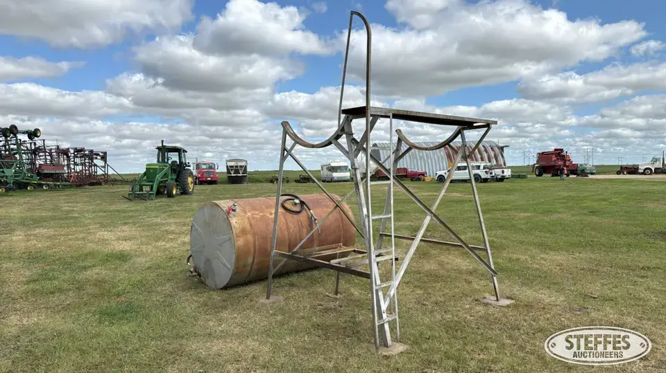 Westeel approx. 620 gal. horizontal fuel tank