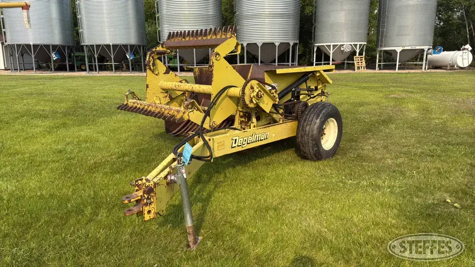 Degelman R5705 Rock Picker