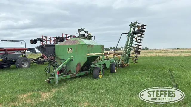 John Deere 1610