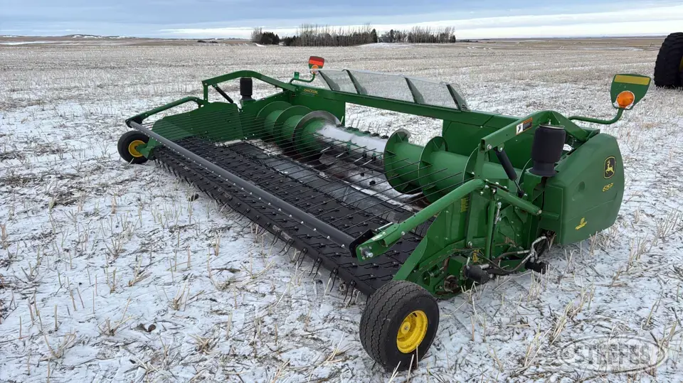 2018 John Deere 615P Pickup Head