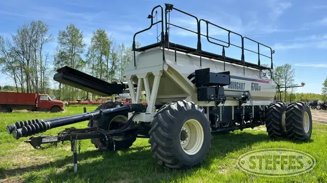 2011 Bourgault 6700ST