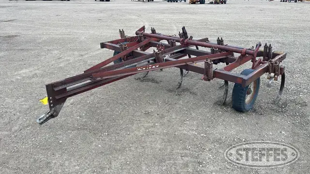 International chisel plow