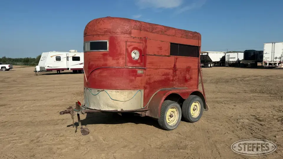 1968 W-W Trailer Bumper Livestock Trailer