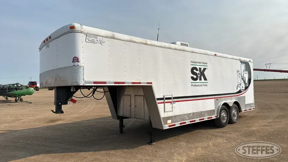 2001 Continental Cargo CCG826TA5 Enclosed Cargo Trailer