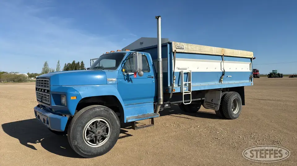 1983 Ford F800 Single Axle Boxed Truck