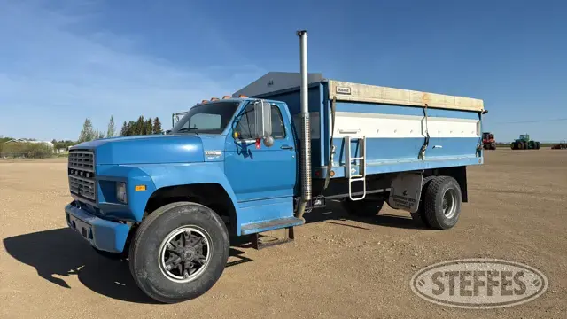 1983 Ford F800