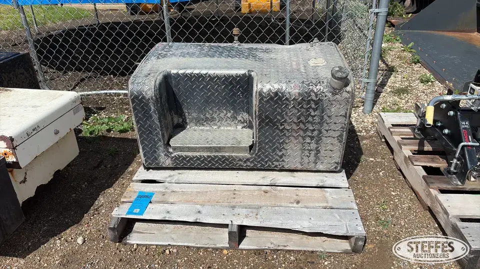 Truck fuel tank Farm Support Item