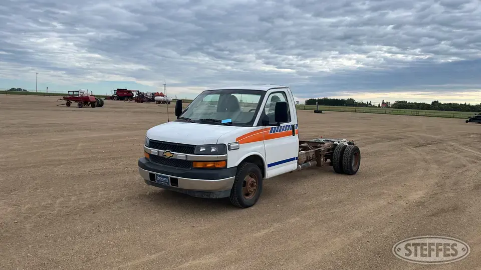 2017 GMC G35 Cab and Chassis Truck