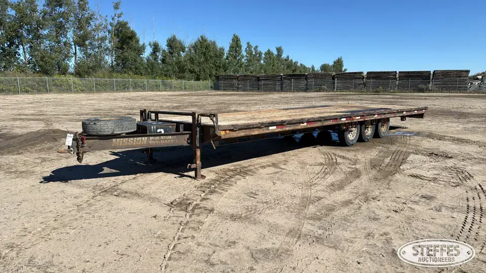 2012 PJ Tailer Flatbed Trailer
