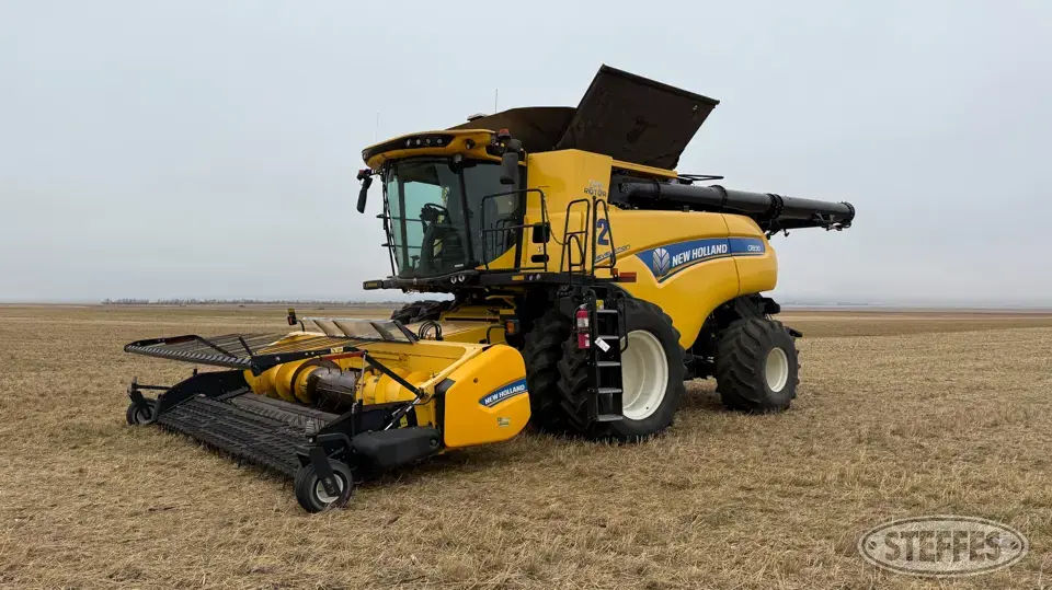 2018 New Holland CR8.90 Combine