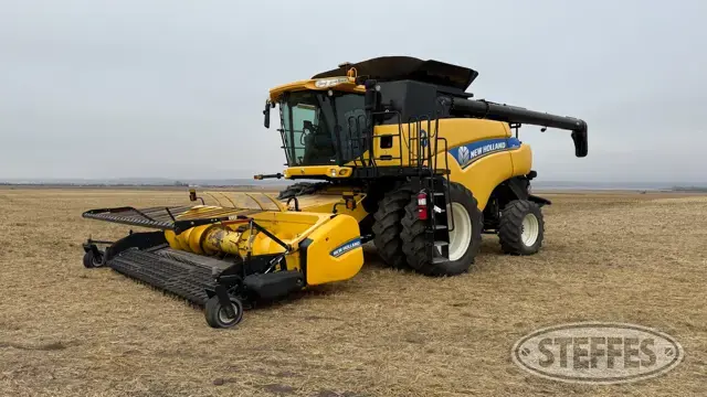 2012 New Holland CR8090