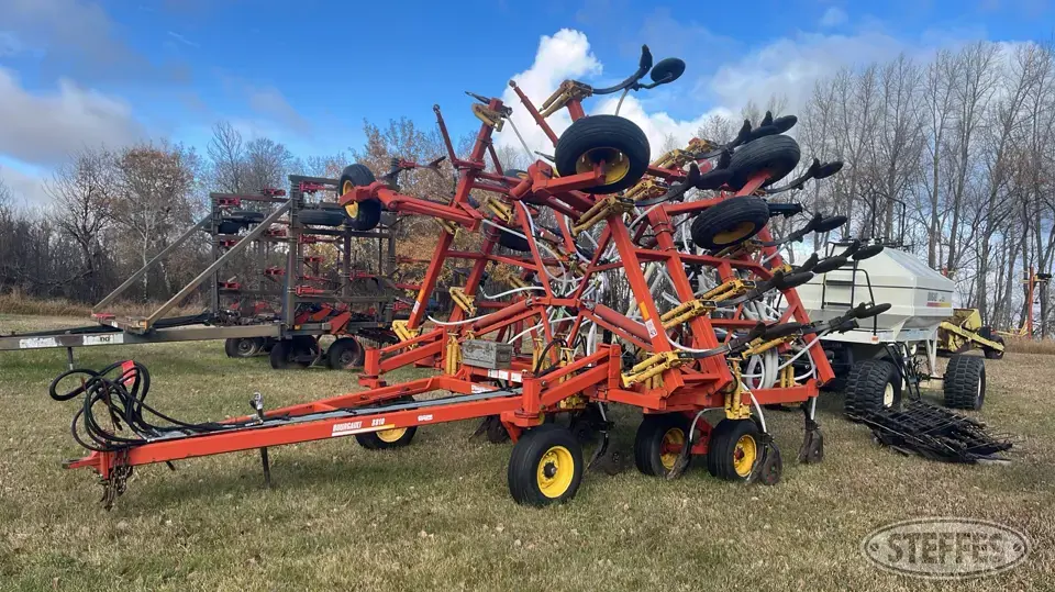 1997 Bourgault 8810 Air Drills and Air Seeder