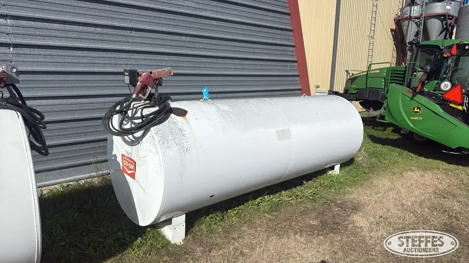 Westeel 1,000 gal fuel tank