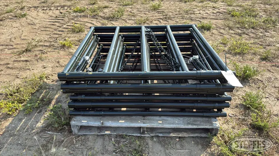(9) BYT Ranch gates Livestock Handling