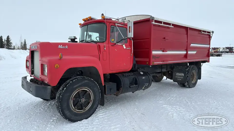 1985 Mack R685T Single Axle Boxed Truck