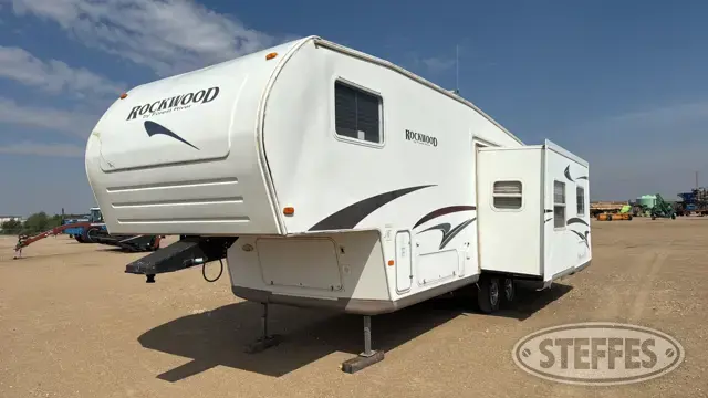 2005 Forest River Rockwood RLF8285SS