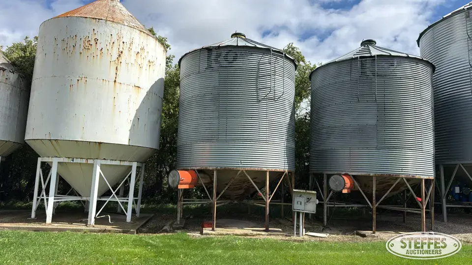 Rosco hopper bin