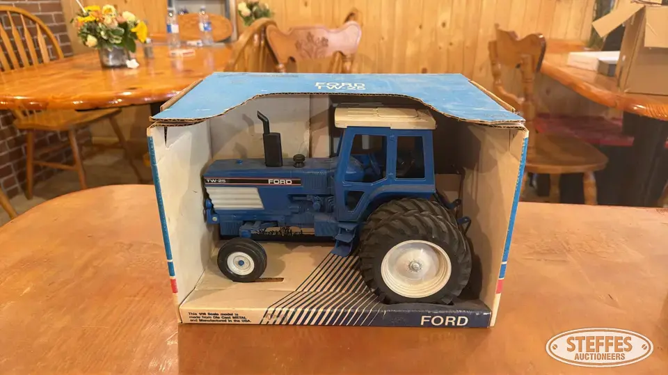 Ford TW-25 toy tractor